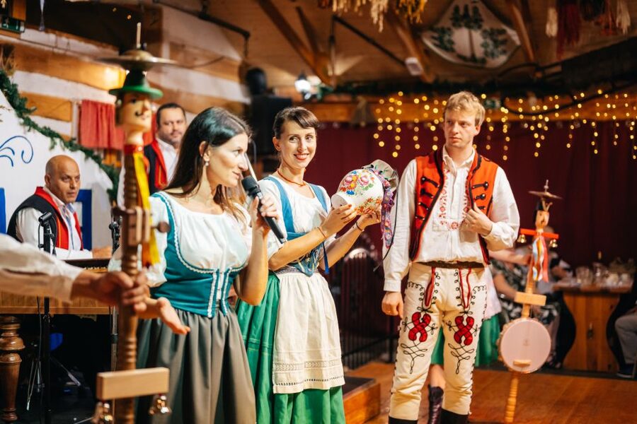 Prague: Dinner with Folk Show and Open Bar - Key things to know before you go