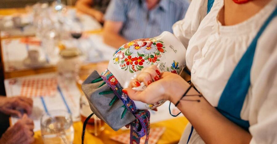 Prague: Dinner with Folk Show and Open Bar - Practical Tips to Make the Evening Go Smoothly