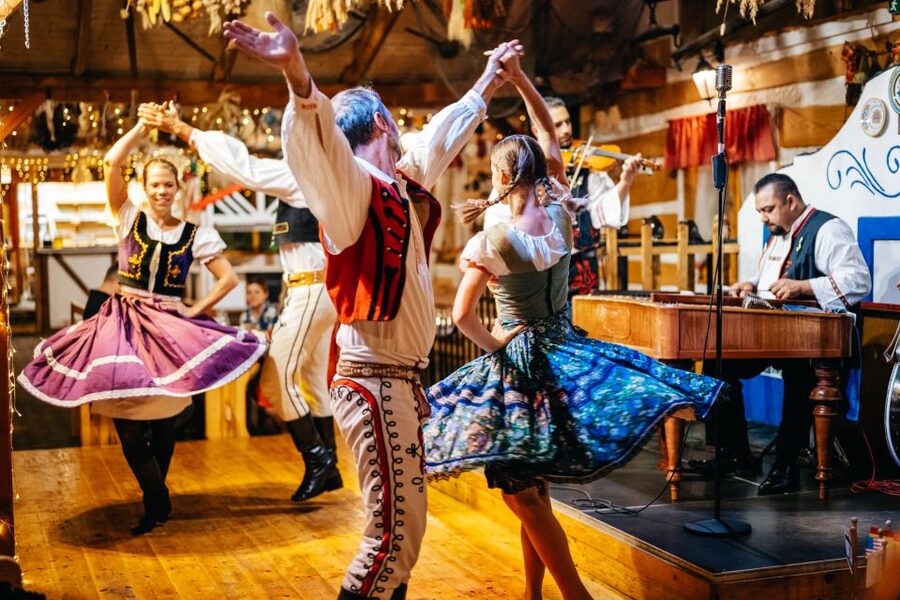 Prague: Dinner with Folk Show and Open Bar - FAQ