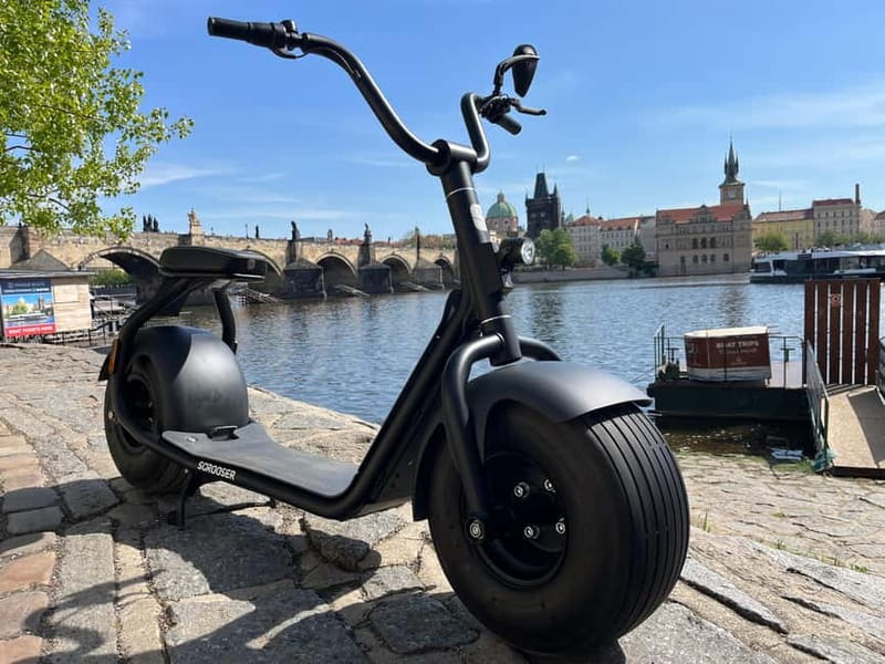 Prague E-Scooter City Tour: Regular or Fat Tire - Regular or Fat Tire: how the scooter choice shapes your ride