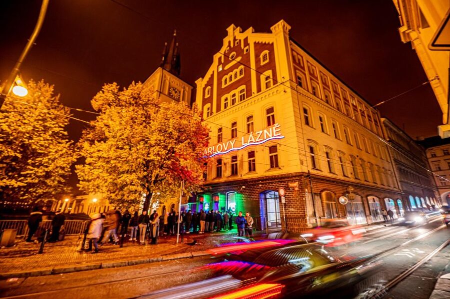 Prague: Entry ticket to Ice Pub Prague with Nightclub Option - Key things to know before you go
