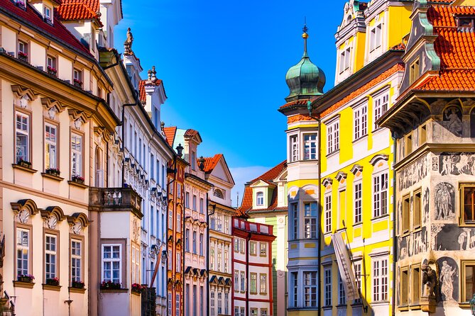 Prague Essential - Stare Mesto (Old Town): the heart of the city, with real contrasts