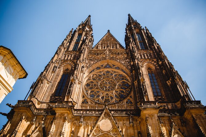 Prague Essential - Prasná brána: a gothic gateway to the Old Town