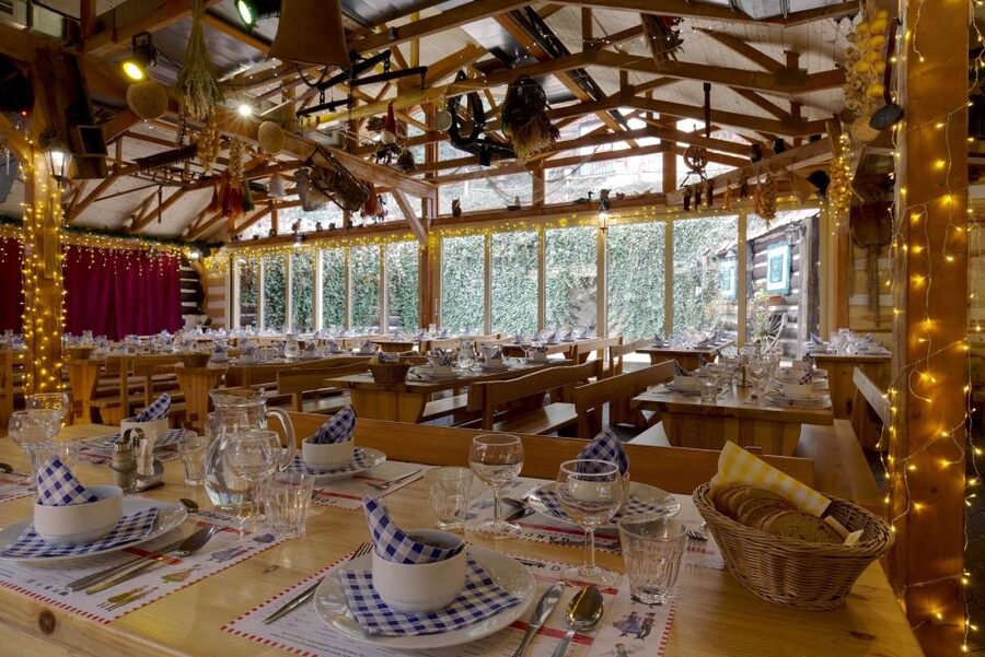 Prague: Evening Folklore Garden Party with Traditional Menu - The Menu Breakdown: Expect Real Czech Comfort Food