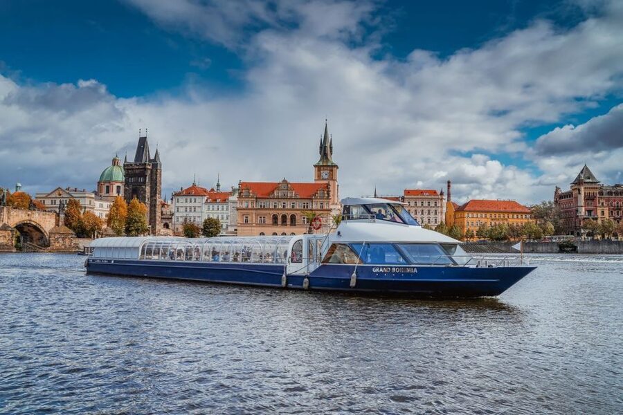 Prague: Evening Vltava River Eco Cruise with Prosecco - Why the Vltava at Night Hits So Well