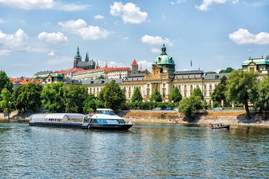 Prague: Evening Vltava River Eco Cruise with Prosecco - Prosecco, Snacks, and How Service Works While You Watch