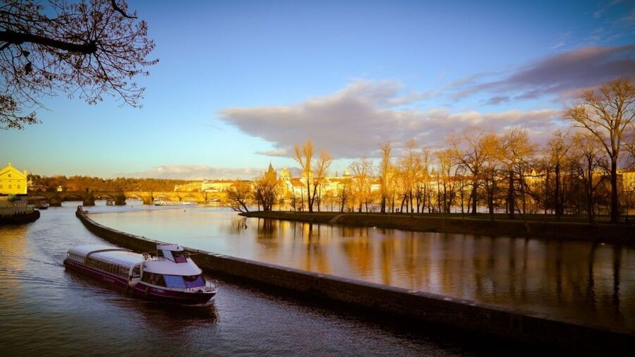 Prague: Evening Vltava River Eco Cruise with Prosecco - The Route Highlights: What You’ll See on the Vltava