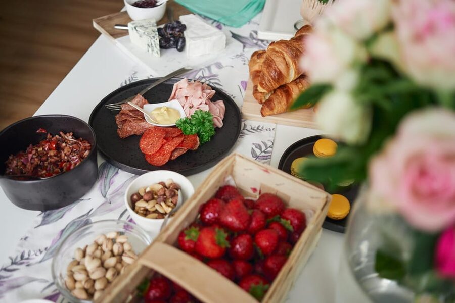 Prague: Farmers Market and Brunch Class with Celebrity Chef - Practical Tips for Your Best Morning in Prague