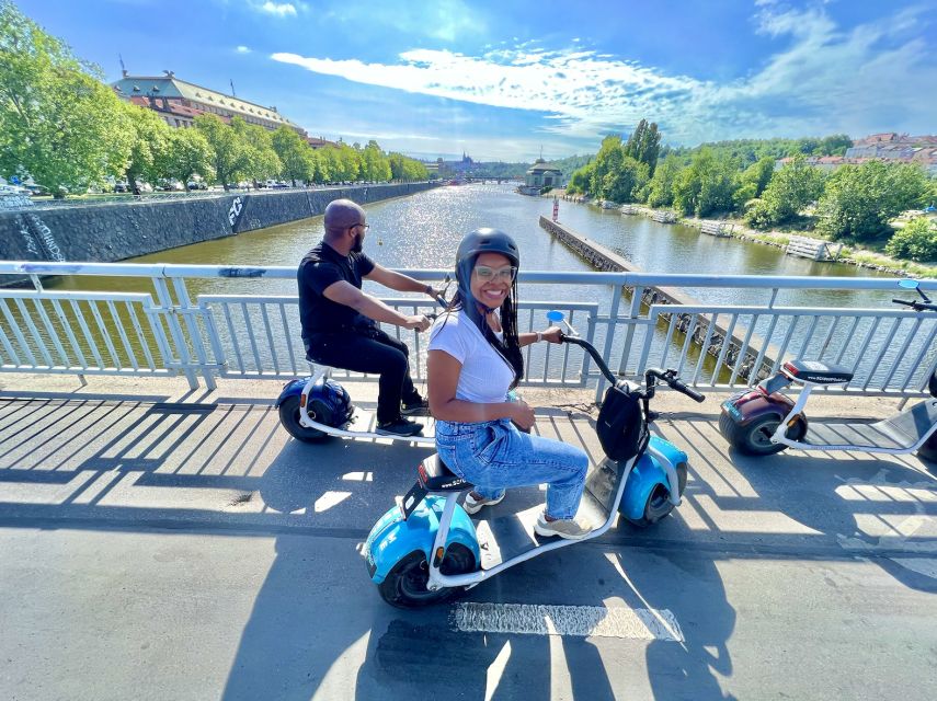 Prague: Fat Tire E-Scooter Guided Tour - Meeting at Saská 7: easy once you know the trick