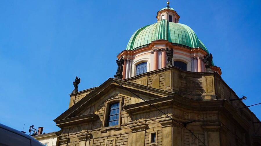 Prague For The First Time: 2-hour Private Walking Tour - How the guides earn the 4.9 rating