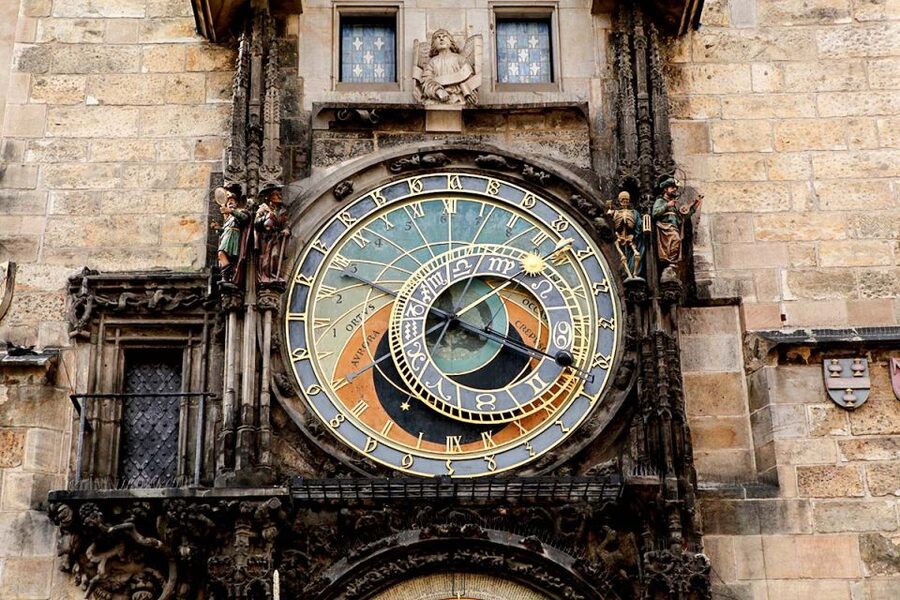 Prague: Full-Day Sightseeing Tour with Cruise and Lunch - Lunch at a traditional Czech pub (and how to plan around drinks)