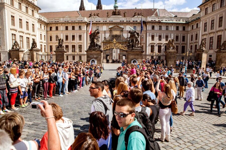 Prague: Full-Day Sightseeing Tour with Cruise and Lunch - Josefov and the Jewish Quarter stops that change how you see Prague