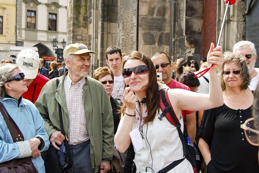 Prague: Full-Day Tour with Lunch and River Boat Cruise - The former Jewish ghetto: narrow alleys and heavy context