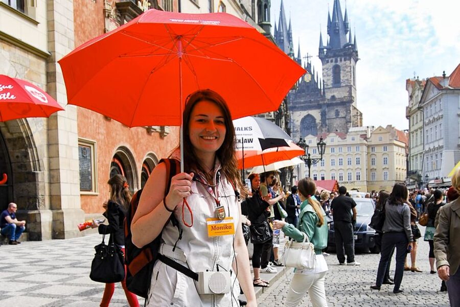 Prague: Full-Day Tour with Lunch and River Boat Cruise - Lunch in the middle of the day: a real Czech reset
