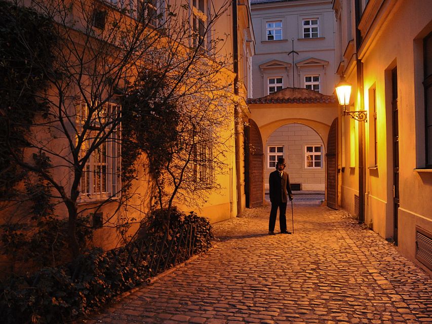 Prague: Ghost Tour - Quick Hits: What You’ll Notice Right Away
