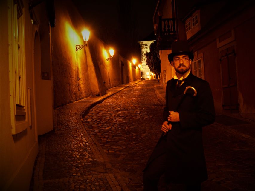 Prague: Ghost Tour - Where to Meet: Finding Your Guide Near the Astronomical Clock