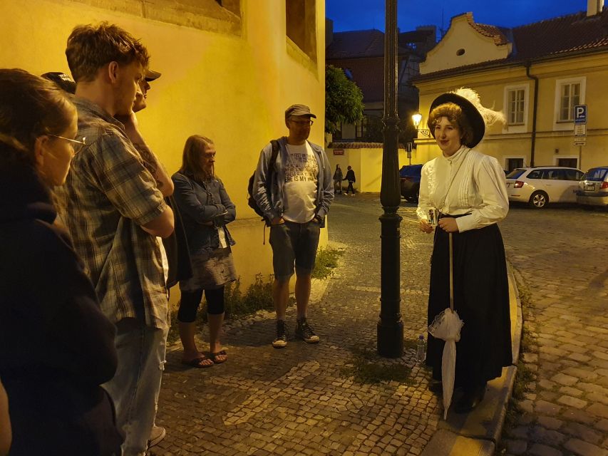 Prague: Ghost Tour - Prague Astronomical Clock Area: Finishing at the Heart and Getting Your Next Moves