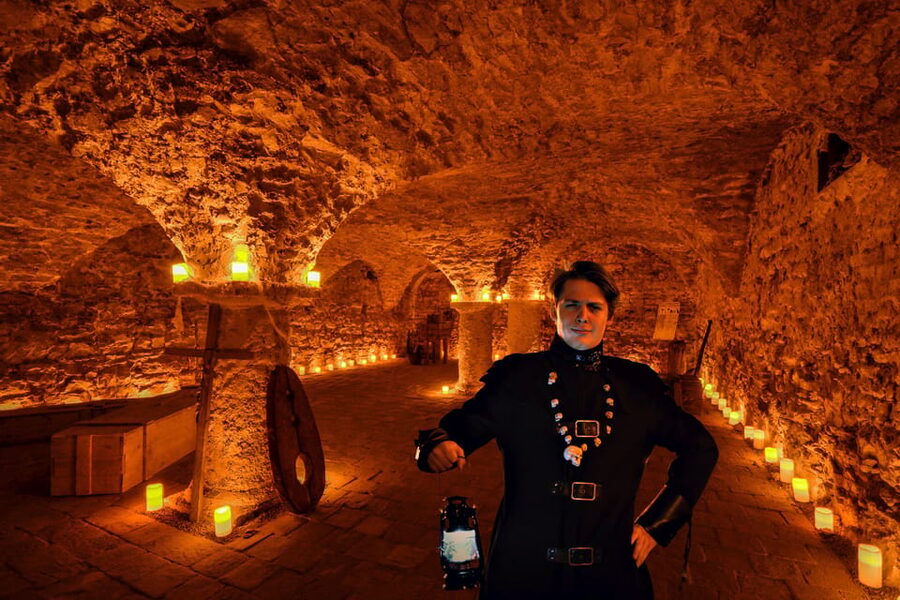 Prague: Ghosts, Legends, Medieval Underground & Dungeon Tour - The Church and the streets in-between: where gothic details matter