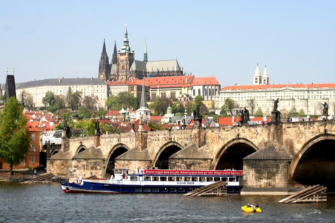 Prague: Grand City Tour with Bus, Castle exteriors & River Cruise - Key Things You’ll Notice on This Grand City Tour