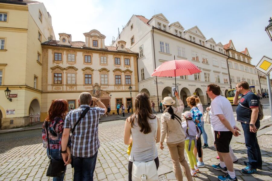 Prague: Guided Bus & Walking Tour with River Cruise & Lunch - The Day’s Big Idea: Bus Orientation, Castle Walking, Boat Wind-Down