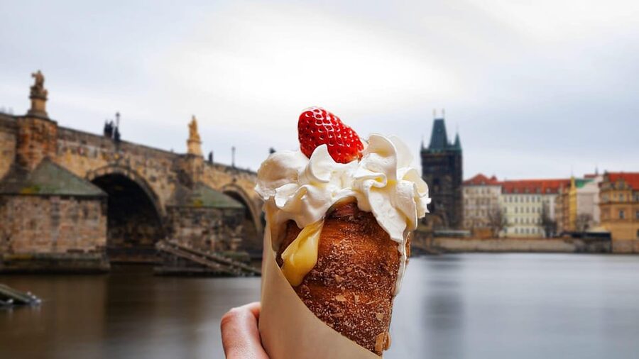 Prague: Guided Street Food Walking Tour - Meeting at Vodickova 9: How the Tour Starts Smooth