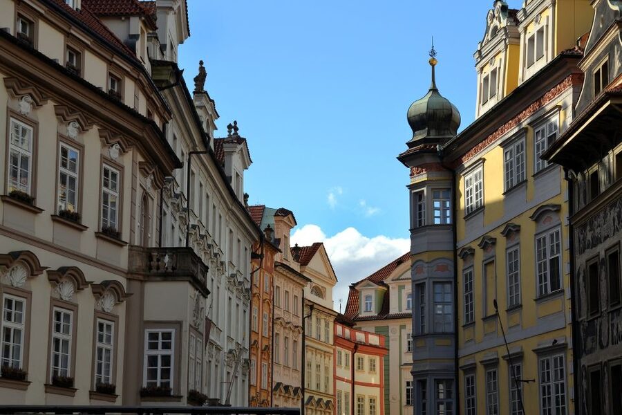 Prague: Guided Walking Tour of Prague's Jewish Quarter - Entering the Old-New Synagogue and the oldest surviving layer