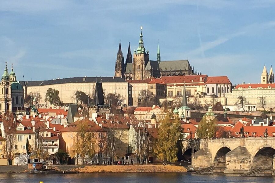 Prague: Historic City Center Bus Tour with Top Sights - Audio in 26 Languages: How to Use the Headphones Without Missing the Views