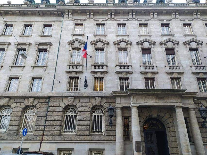 Prague: Historical Walking Tour with Focus on World War 2 - Former Gestapo headquarters and the pause for victims