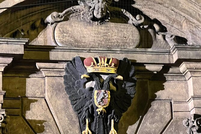 Prague History Highlights including Loreta Monastery tour - Charles Bridge in 20 Minutes: Statues, Towers, and Focus