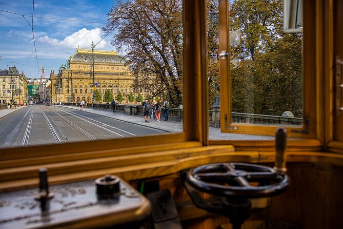 Prague Hop on Hop off Sightseeing Tram - Audio guide app and language: set yourself up to succeed