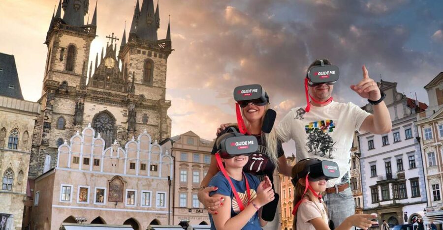 Prague: Immersive History Walking Tour and VR - Old Town Square with the 1900s view: Prague, before the modern look