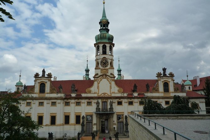 Prague in One Day by a Car - Excellent opportunity to see all the sights - Who This Tour Fits Best (And Who Might Want Something Else)