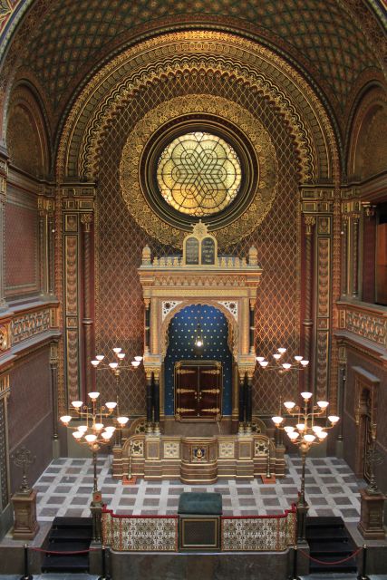 Prague: Jewish Quarter Premium Tour - What makes the guide component so important (and where it can slip)