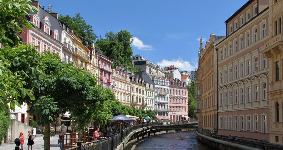 Prague: Karlovy Vary Day Trip with Watchtower and Funicular - Town-Center Walk: Colonnades, Famous Visitors, and What the Guide Helps You See