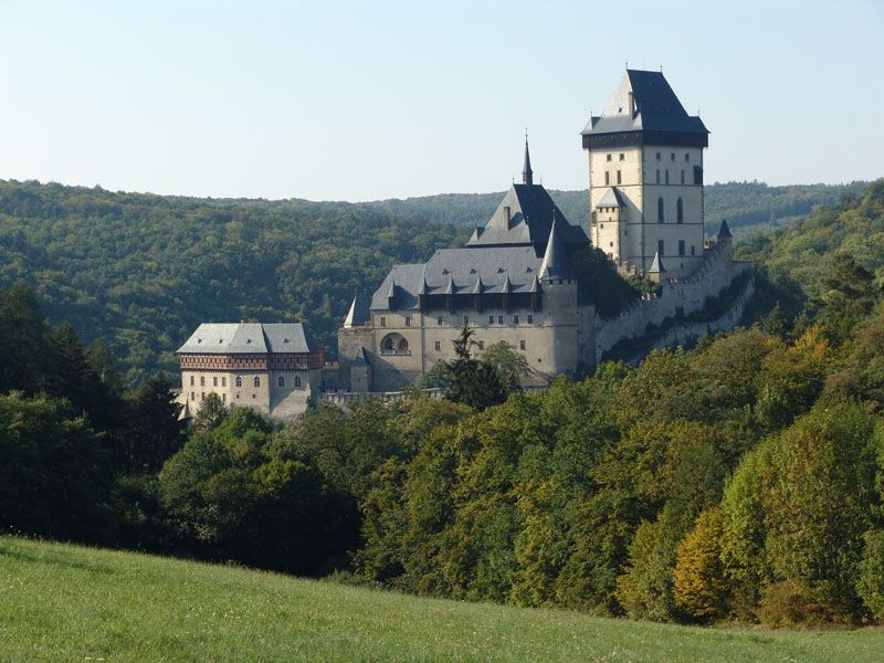 Prague: Karlštejn Castle Guided Tour with Entry Ticket - The bus ride home: what to expect in real life