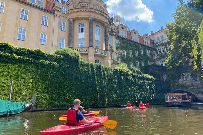 Prague Kayak Tour in City Center - 2 hours - Straka Academy: A Landmark Stop That Puts You Close to Czech Power and Detail