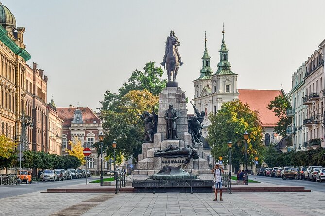 Prague–Krakow comfort sedan (1-3) via Kutná Hora, Brno & Olomouc - Lednice Castle as an Optional Detour