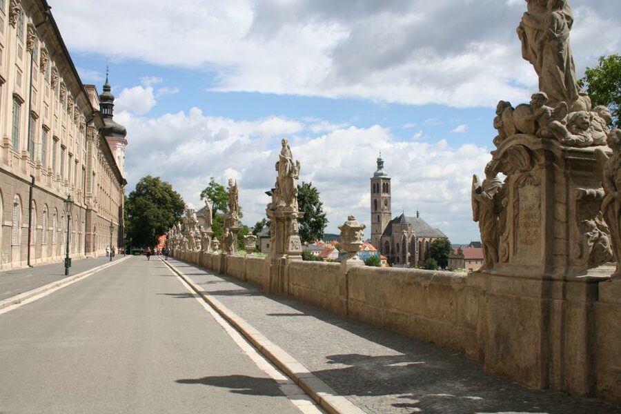 Prague: Kutná Hora, St Barbara's Cathedral and Bone Church - Should you book this Kutná Hora and Sedlec trip?