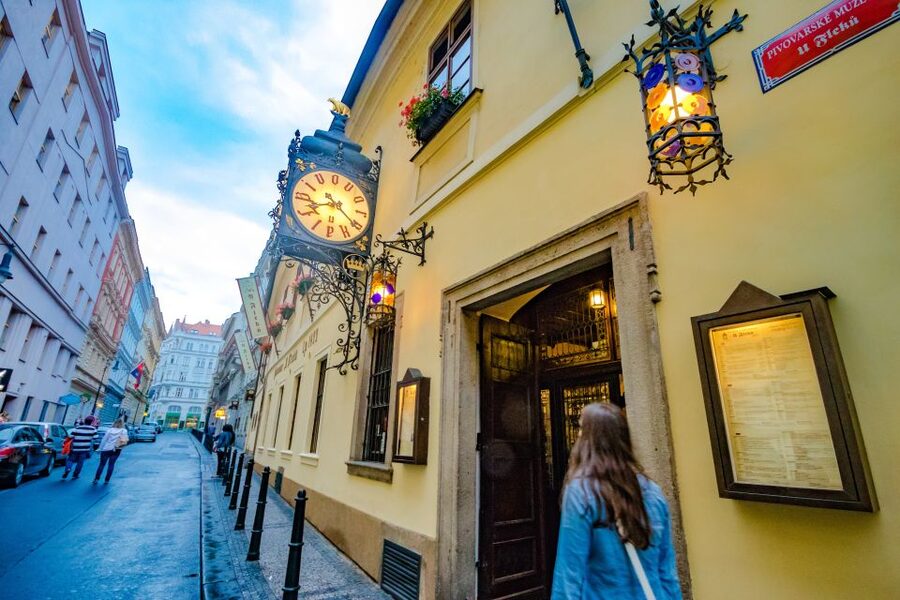 Prague: Legendary Beer Tour with Dinner - Who this Prague beer tour fits best