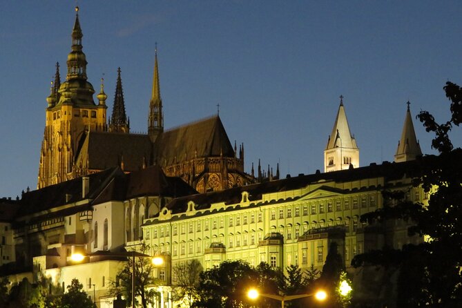 Prague Literary & Historical Tours - Comprehensive Route - Guide quality: what the strongest reviews highlight