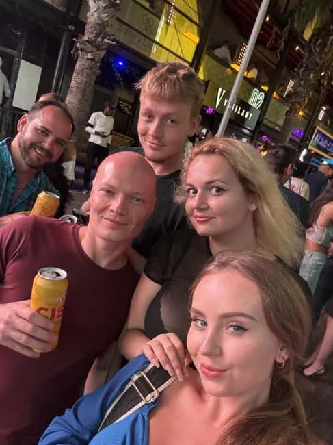 Prague: Local Neighborhoods and Pubs Walking Tour - How the guide turns a pub hop into Czech culture