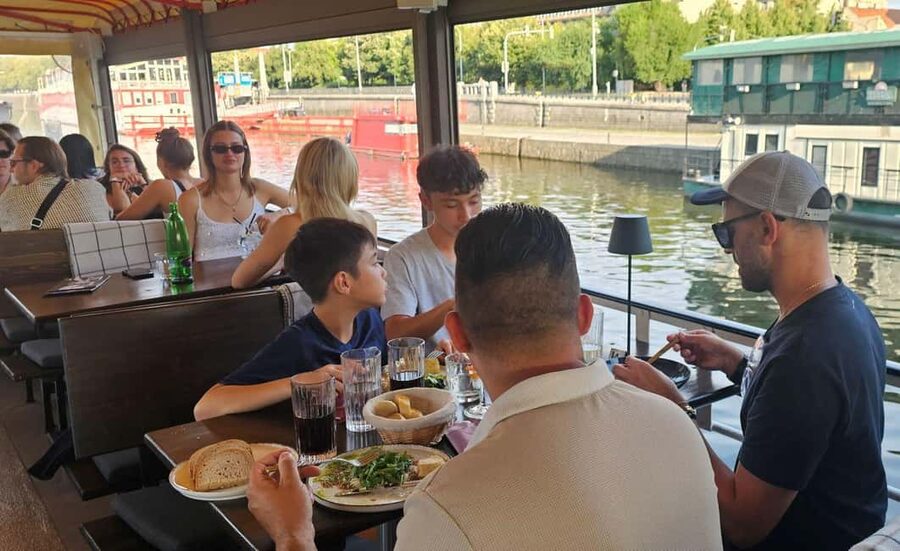 Prague: Lunch Cruise on the Vltava with 3-Course Menu - Old Town and the riverfront landmarks: Prague Castle, Rudolfinum, and the National Theatre