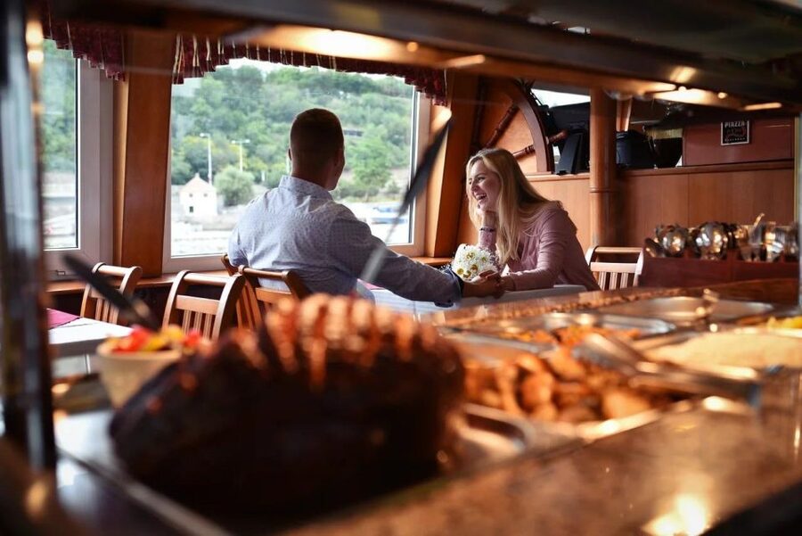 Prague: Lunch Cruise on Vltava River with open Buffet - The “lock” detail: what it changes for your views