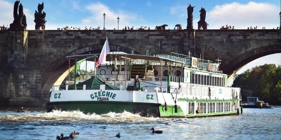 Prague: Lunch Cruise on Vltava River with open Buffet - The buffet: what’s included and how to get the best meal