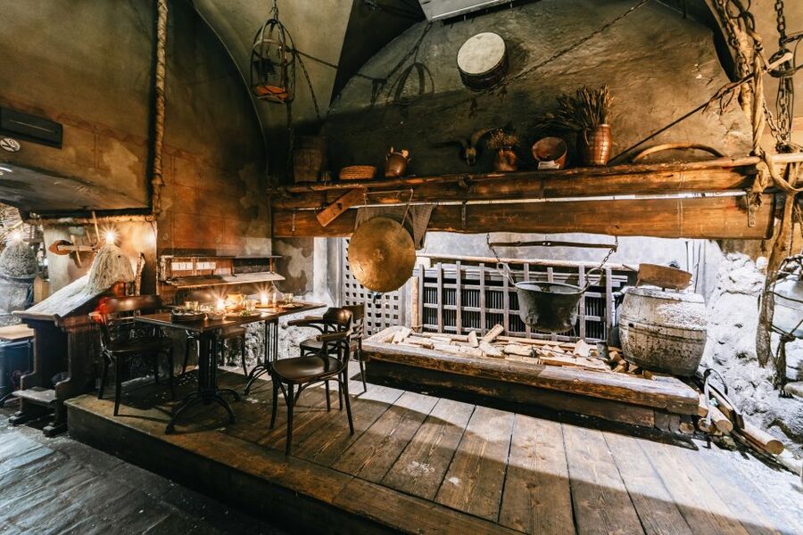 Prague: Medieval Dinner with Unlimited Drinks - Key things to know before you go