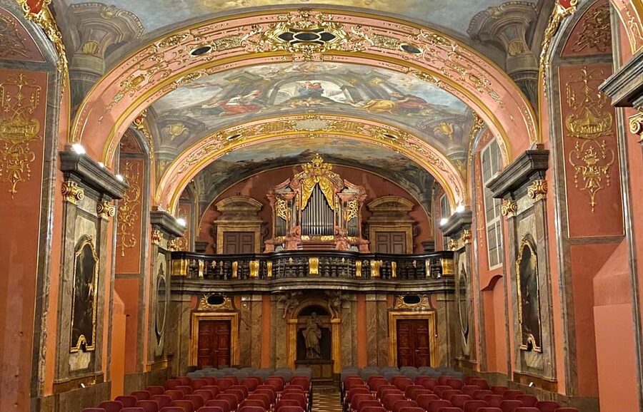 Prague: Mirror Chapel Classical Music Concert Ticket - Meet the Royal Czech Orchestra and the soloists (yes, you should look for them)