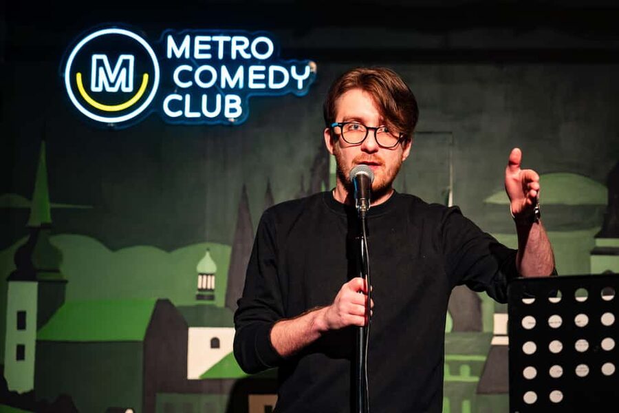Prague: Monday Stand-Up Comedy in English - Who should book this comedy night (and who should hesitate)