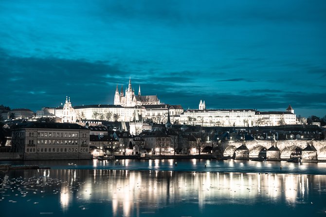 Prague Night Tour and River Vltava Dinner Cruise - A 6:15 pm Night Start That Works for the Lights