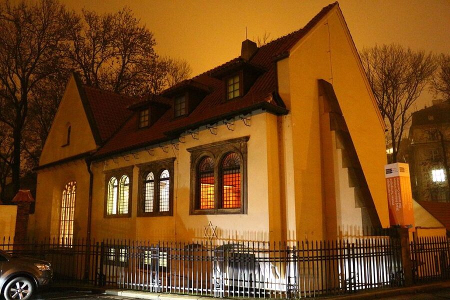 Prague: Old, New, and Jewish Towns Guided Walking Tour - Old Town focus: seeing centuries survive, not just reading about them