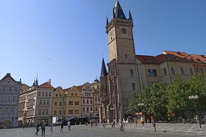 Prague: Old Town and Jewish Quarter Small-Group Tour - Rudolfinum finish and the Prague Castle view payoff